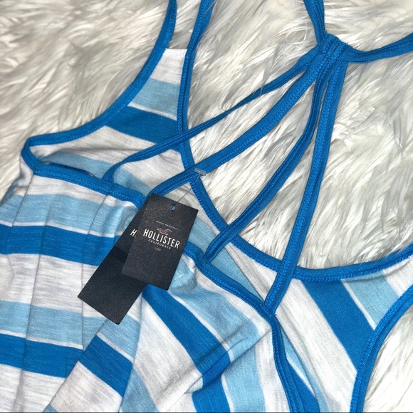 🎉 NWT - Hollister Top Back Design, Blue & White - Picture 3 of 3